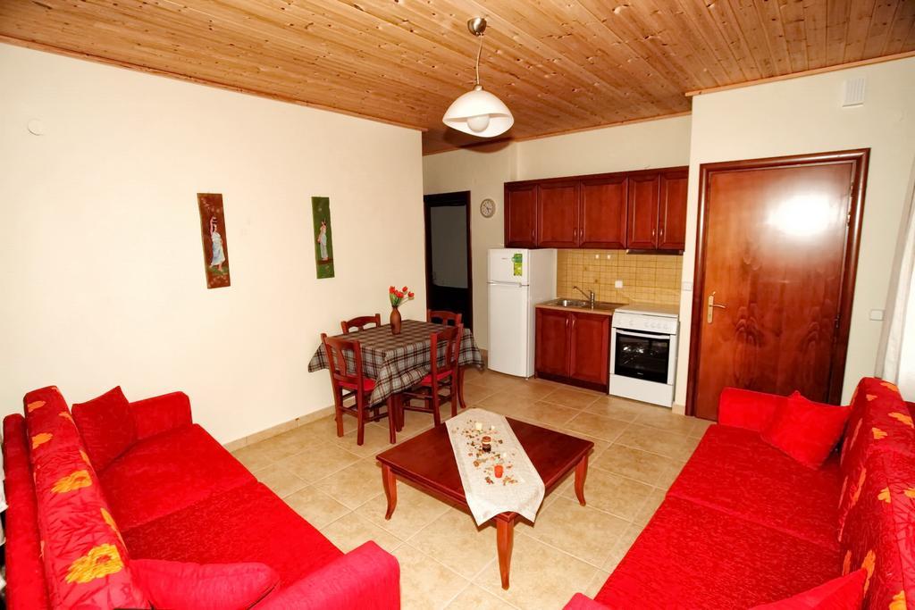 Traditional Apartments Tsikrikonis Mirtofiton Exterior photo