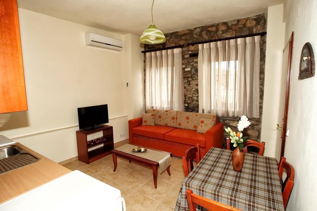 Traditional Apartments Tsikrikonis Mirtofiton Exterior photo